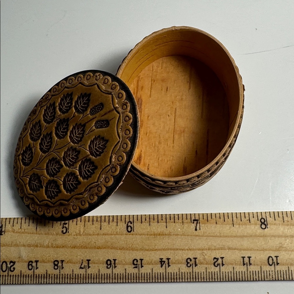 collectible small Russian birch bark trinket box  referred as "beresta" box.
